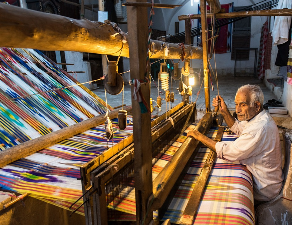 Sha’r Weaving: The Textile Art of the Desert People of Iran